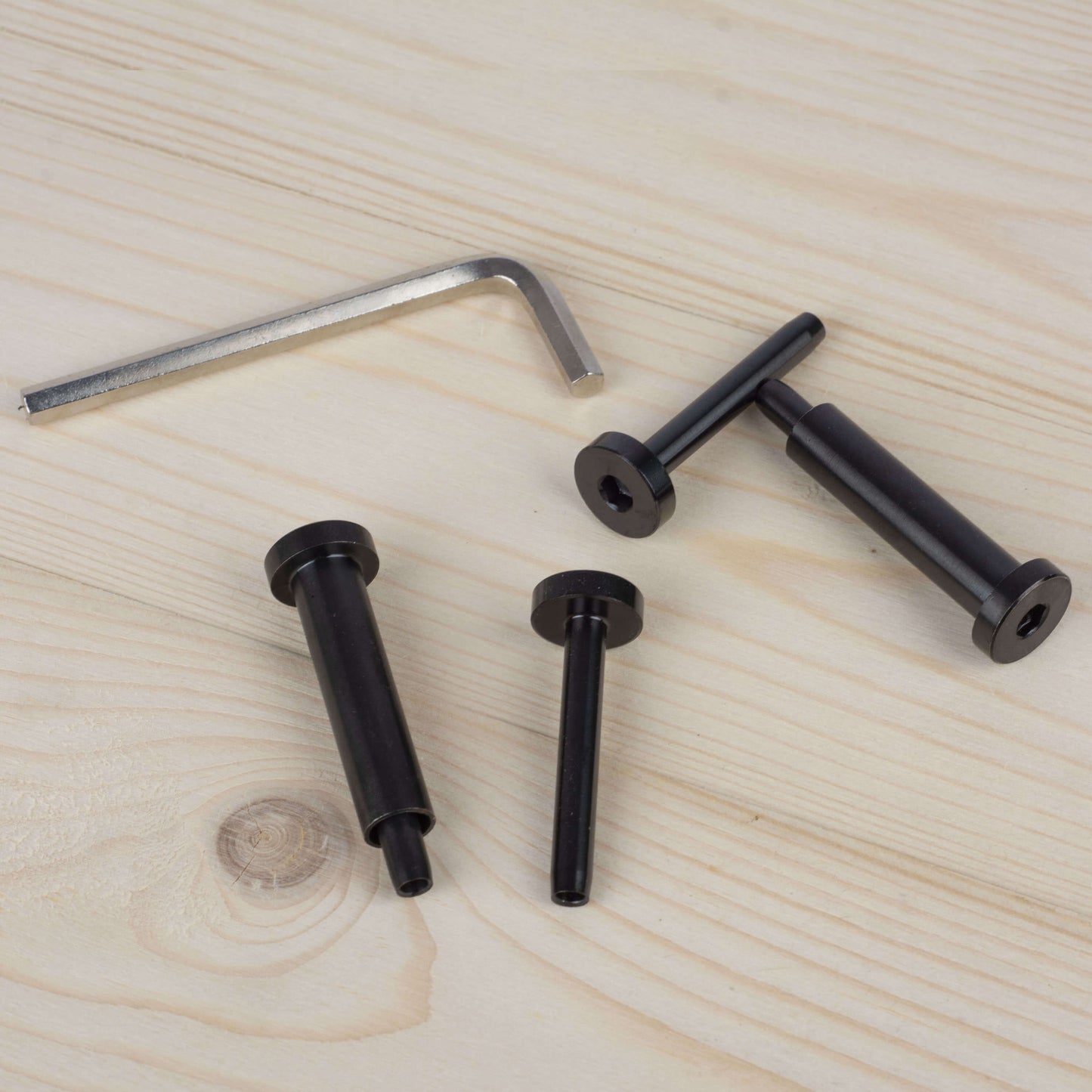 Senmit Black Invisible Stud & Stud Receiver for 1/8