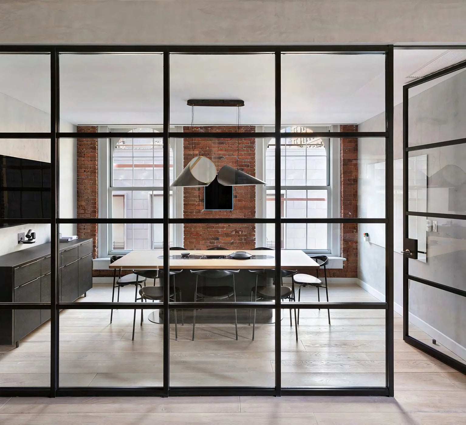 Slim aluminum glazed partition wall